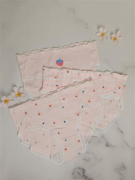 شورت کبریتی توت فرنگی