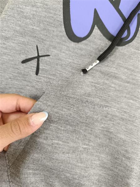 هودی توکرکی kaws