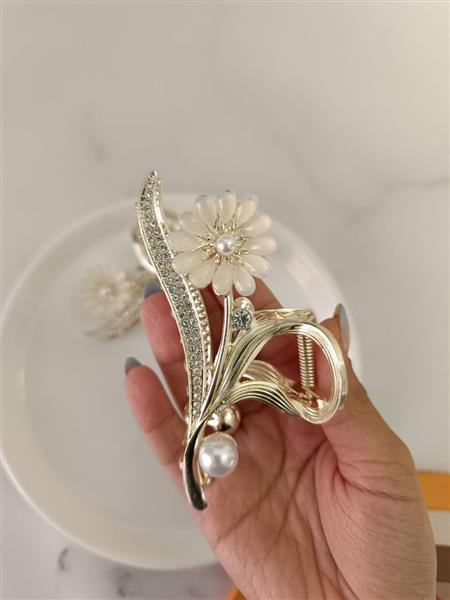 کلیپس گل و مروارید