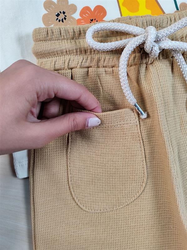تیشرت شلوار زرافه خجالتی