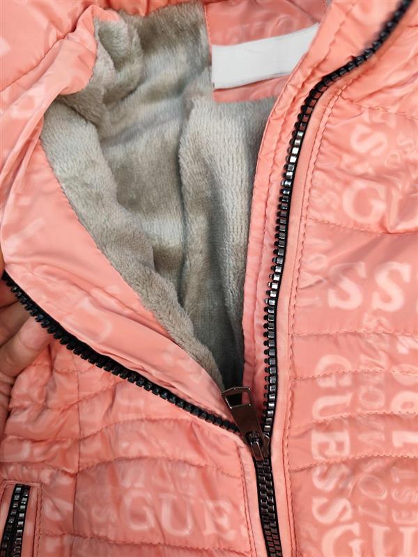 کاپشن Guess