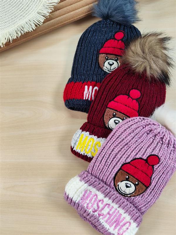 کلاه و شال گردن moschino
