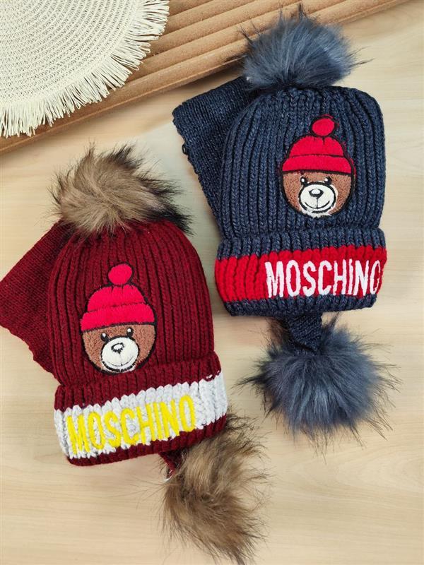 کلاه و شال گردن moschino
