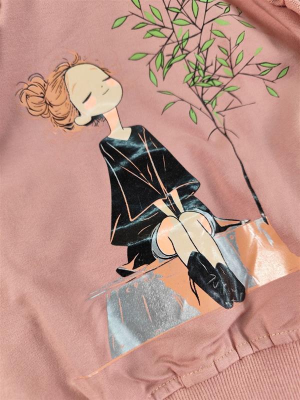 کراپ  شلوار دختر و نهال