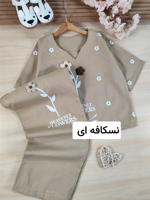کراپ شلوار گل‌های سفید 