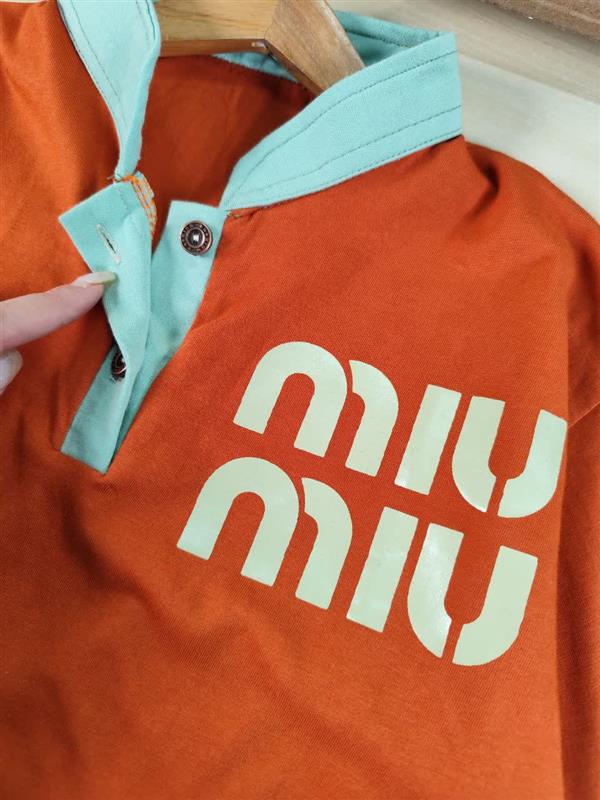 تیشرت و شلوار یقه دار miu