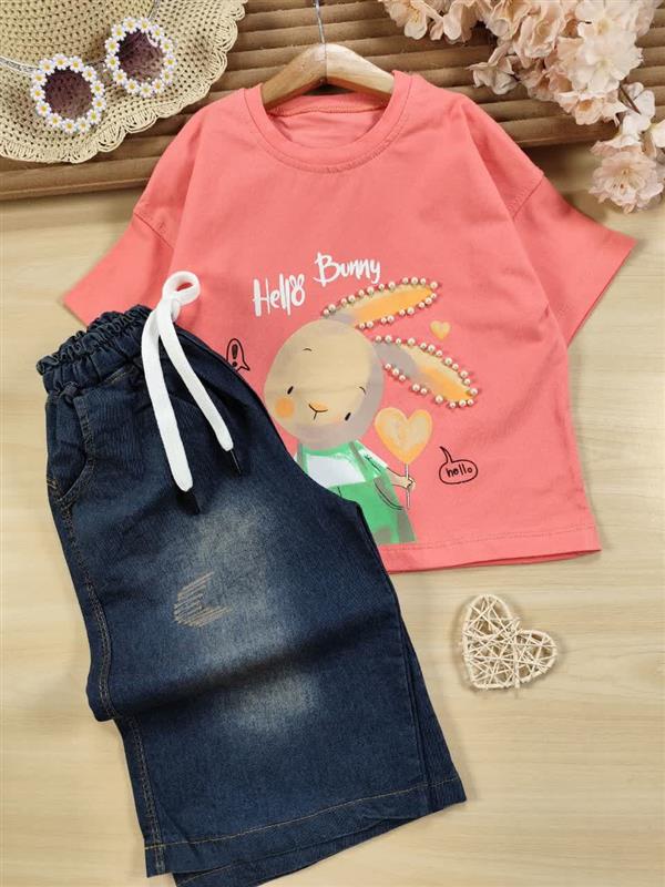 تیشرت شلوارک خرگوش و بادکنک قلبی 