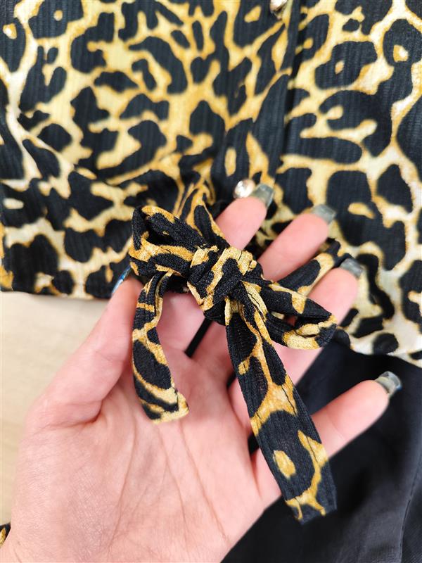 شومیز گره ای و شلوارک پلنگی لارا