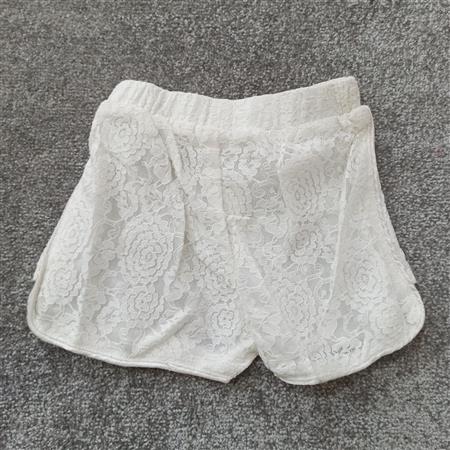 شورت سفید گلدوزی تکسایز