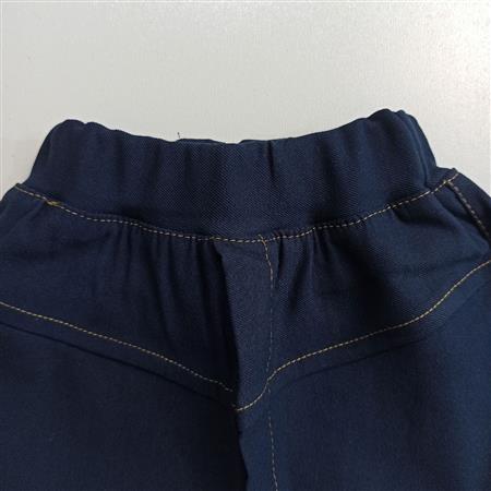 تیشرت شلوارک دخترک کتابخون