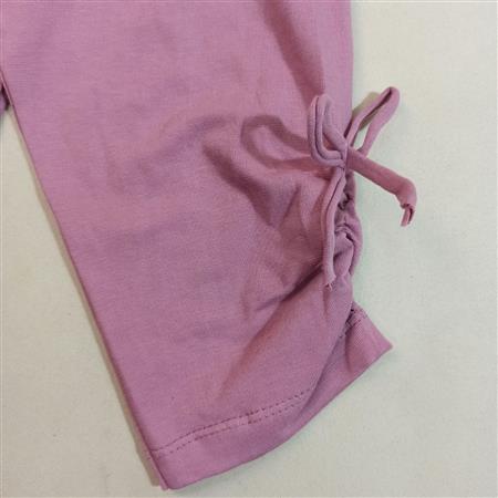 تیشرت شلوارک دخترک عکاس