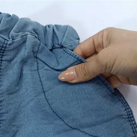 تیشرت شلوارک دختر مو طلایی و روباه